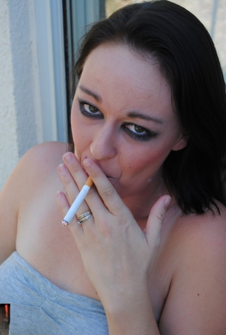 fumeur nu exclusif des photos