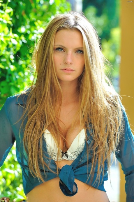 rousse aux yeux bleus pornographique de haute qualité photos