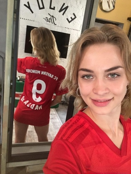 teen mirror sexy img