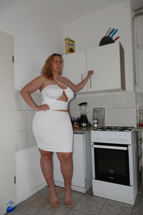 hanches larges cuisses épaisses nus sexy img