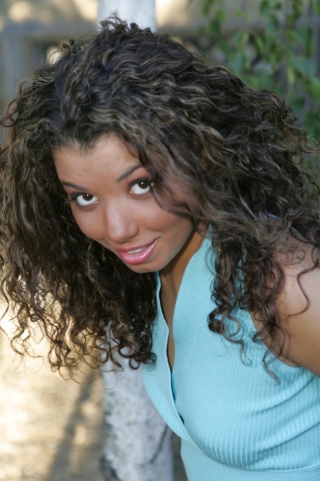 skinny latina teen top galleries