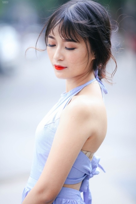 asiatisches Kleid schöne heiße foto