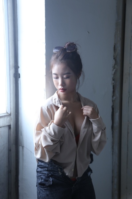 asiatische Jeans exklusive nacktheit bilder