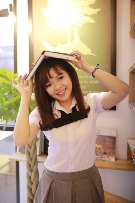 asian schoolgirl free xxx pictures