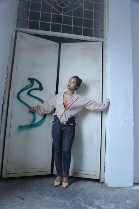 asiatiske jeans sexy naken gallerier