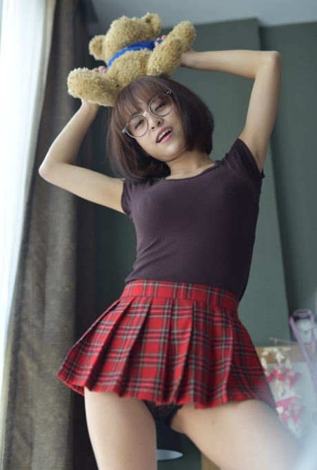 short hair asian free nude picture