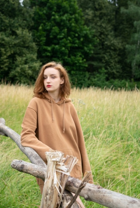 belle-mère excitée nu en haute qualité images