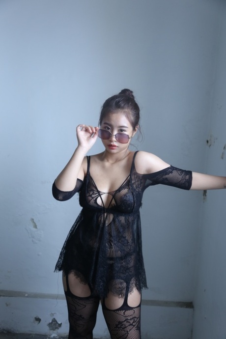 asian glasses free nude pictures