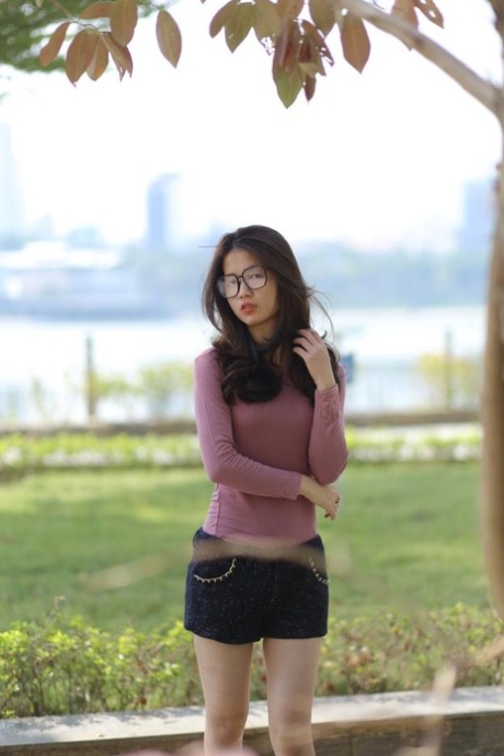 asian glasses free nude pictures