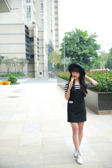 petite asiatique assez gratuit des photos