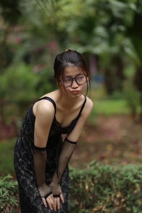 teen glasses free porn picture