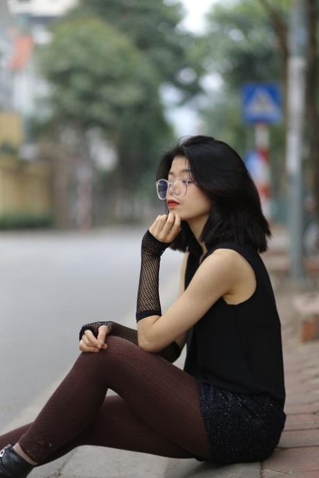 asian glasses sexy nudes pictures