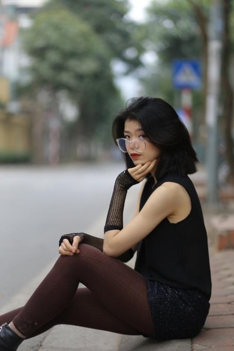 asian glasses nude pics