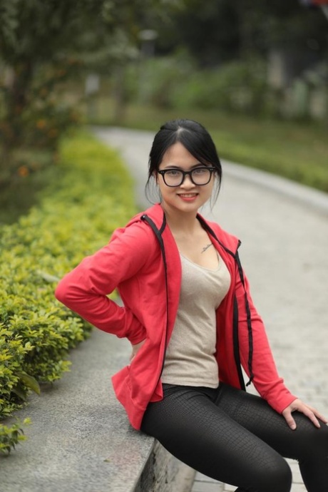 asian glasses hot sexy pictures