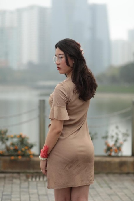 robe asiatique sexy nue photo