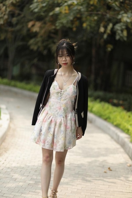 asian glasses free sexy picture