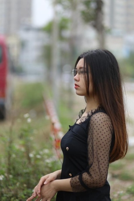 asiatisches Kleid schöne nackten archiv