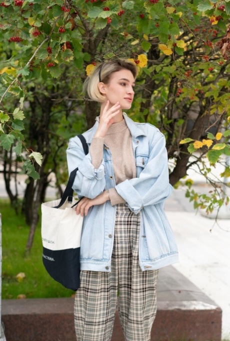 tall skinny teen pornographic image