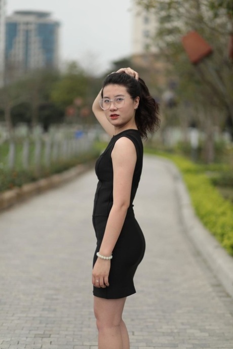 内裤他妈的 性感裸體 畫廊