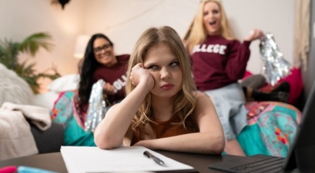drobná blondýnka milf pěkná pornografie fotografie
