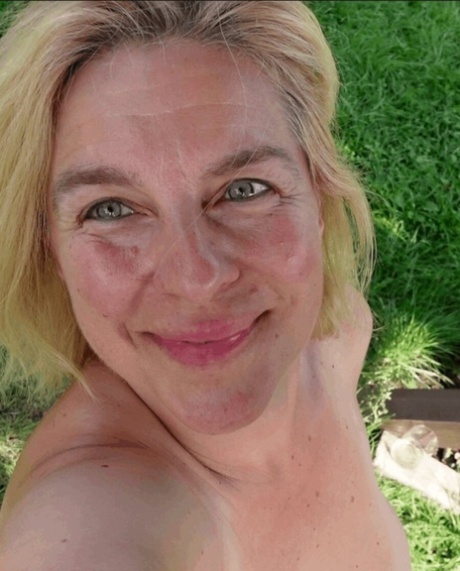 sexy mature free naked archive