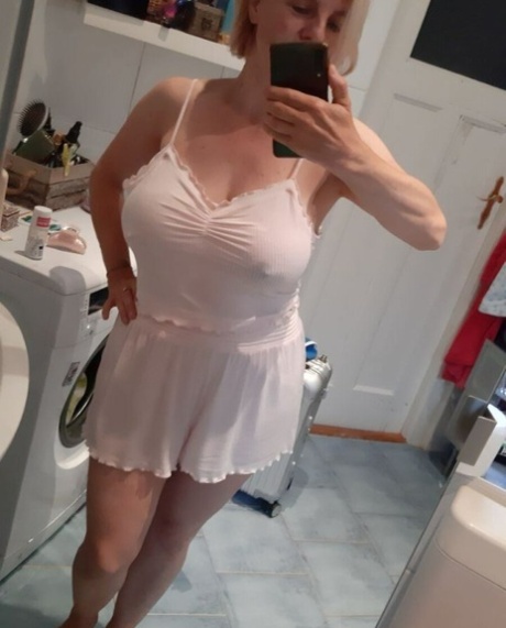 kort hår blond milf hd foton