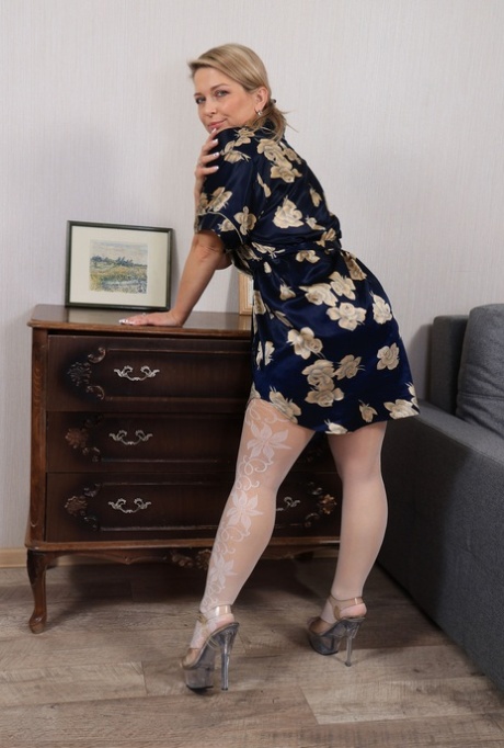 mature stockings hd images