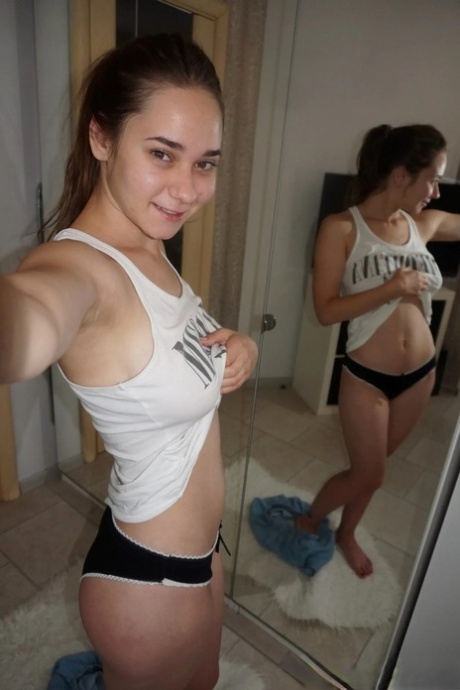 amatorskie selfie nastolatka pornograficzne dla dorosłych kino