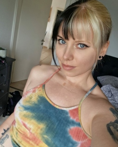 blonde selfie perfect gallery
