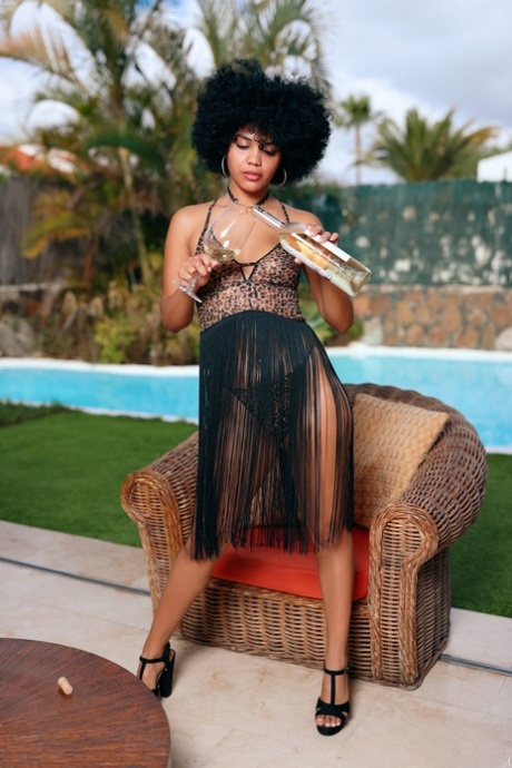 curly ebony erotic photos