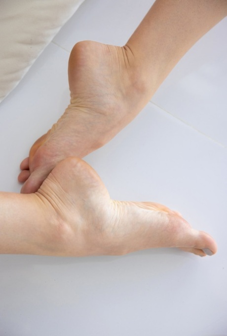 pieds maigres érotique exclusif photo