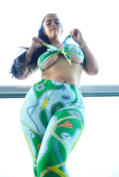 cosce asiatiche spesse xxx erotico Immagine