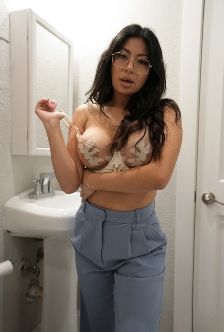 latina glasses hot sex picture