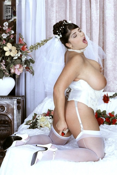 bbw lingerie hot nude pic