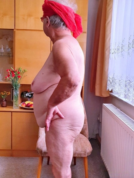 Oma große Brüste exklusive porno galerie