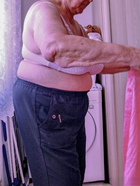 very old granny porn archive