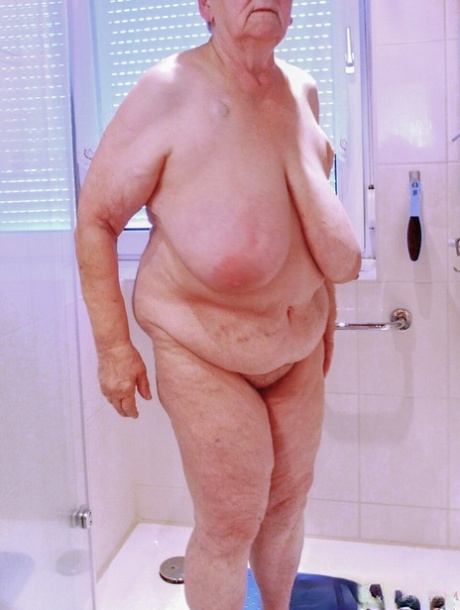abuela de pelo corto xxx desnudo fotos