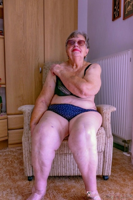 kurze Haare Oma porno akt galerien