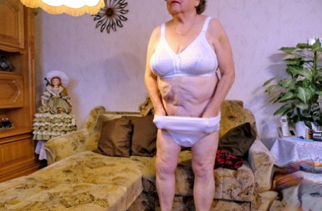 very old granny hot pics