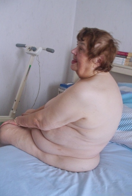 fat granny nudes gallery