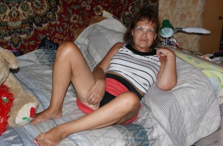 amateur granny sexy naked photos