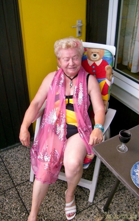 petite granny hot xxx picture