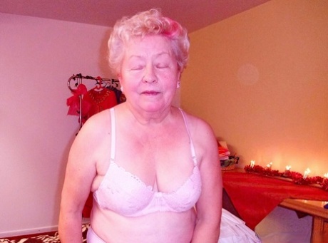 vieux seins de grand-mère art chaud img