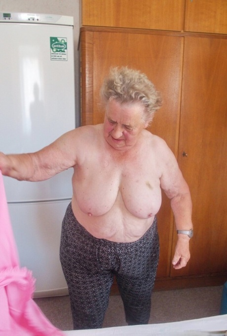 very old granny sex photos