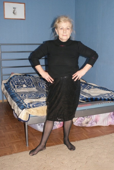 horny granny sexy nude picture