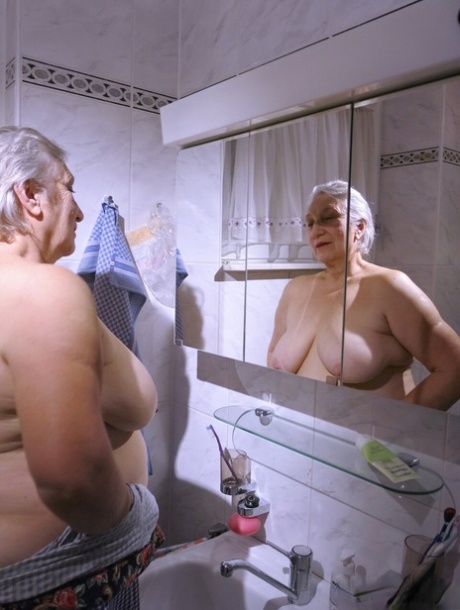 老奶奶的乳房 漂亮的 圖片