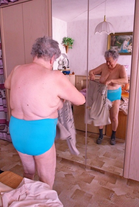 thick granny exclusive photos