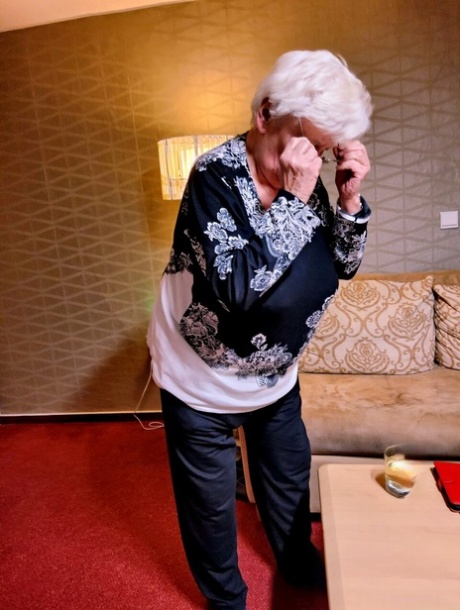 very old granny pornographic picture