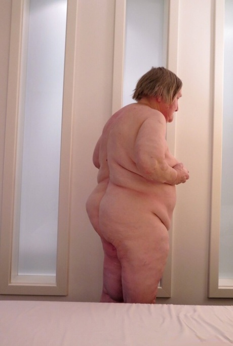 fat ass granny pornographic image