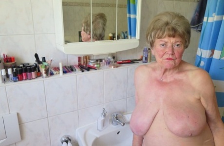 big old tits hd photo